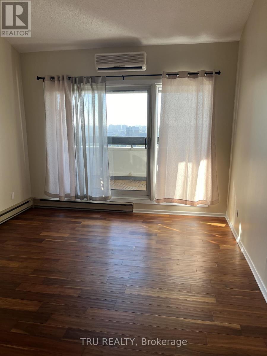 Ph6 - 158c Mcarthur Avenue, Ottawa, Ontario  K1L 8E7 - Photo 5 - X13245796