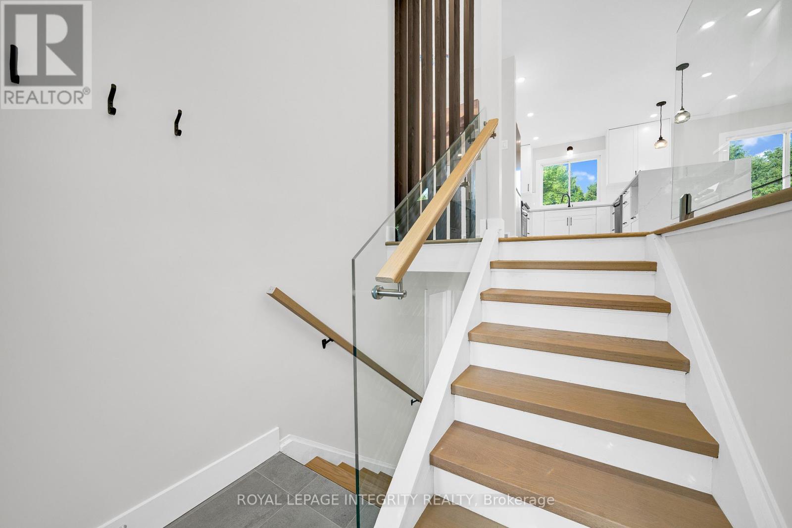 53 Overlake Drive, Ottawa, Ontario  K2E 5V4 - Photo 4 - X13245816