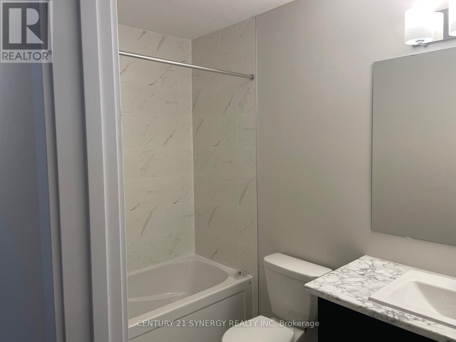 516 Oldenburg Avenue S, Mississauga, Ontario  K0A 2Z0 - Photo 5 - W13246070