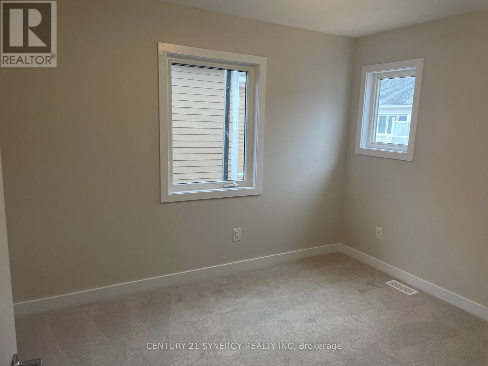 516 Oldenburg Avenue S, Mississauga, Ontario  K0A 2Z0 - Photo 7 - W13246070