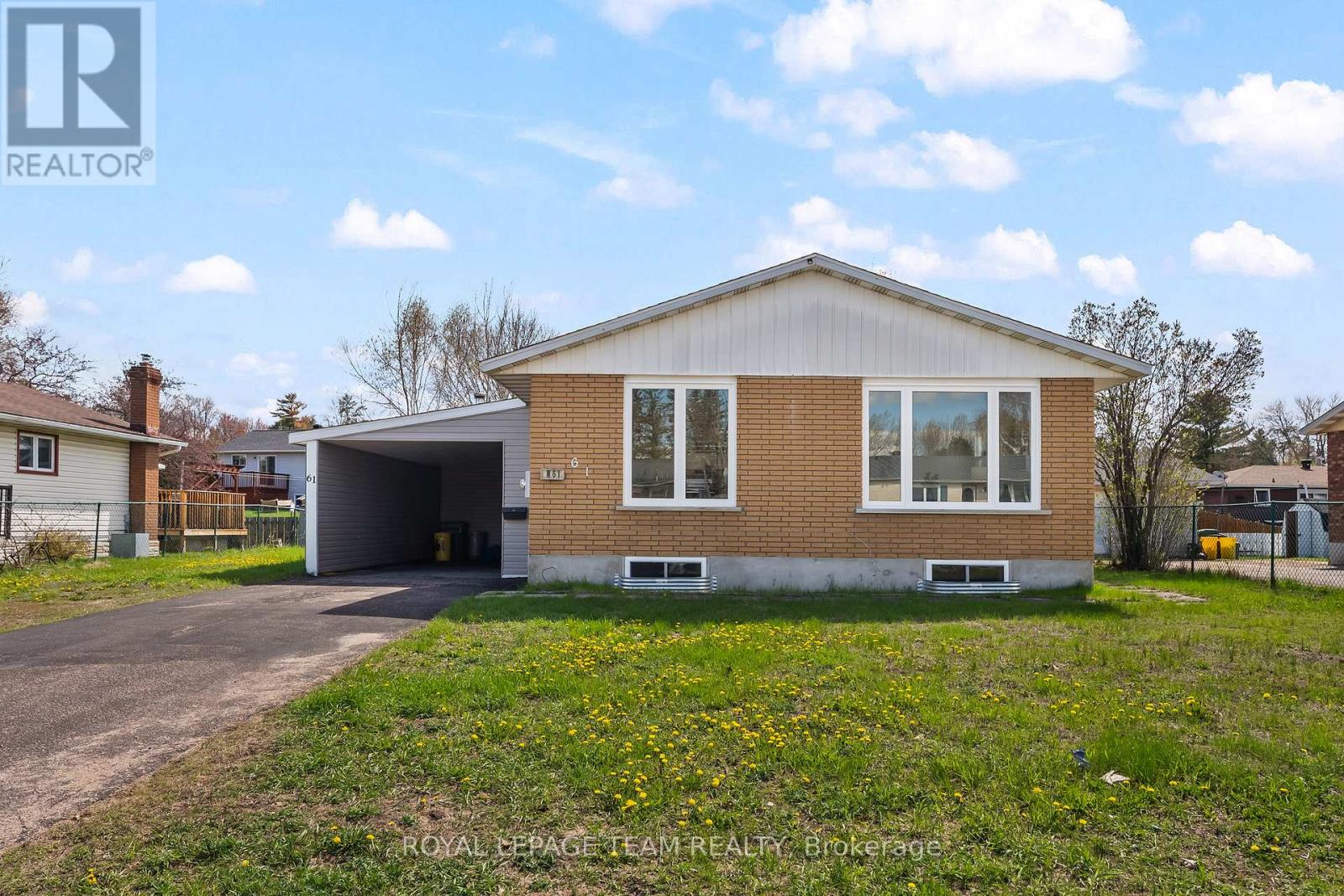 61 Herman Street, Petawawa, Ontario  K8H 3B2 - Photo 1 - X13245842