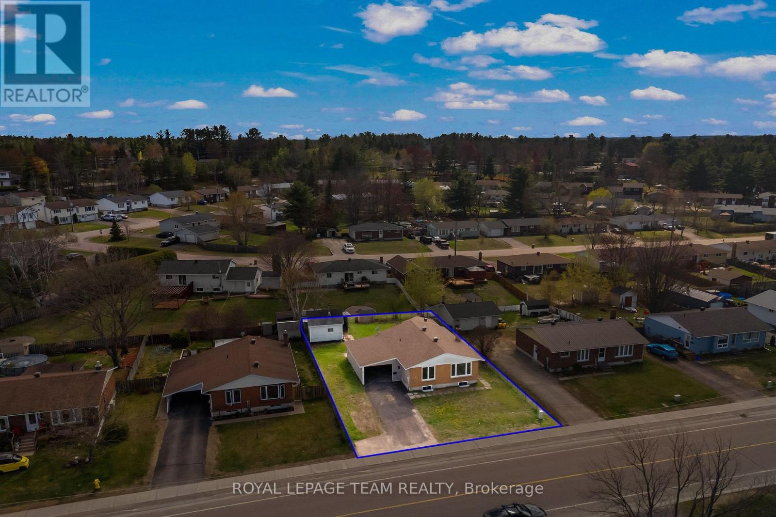 61 Herman Street, Petawawa, Ontario  K8H 3B2 - Photo 2 - X13245842