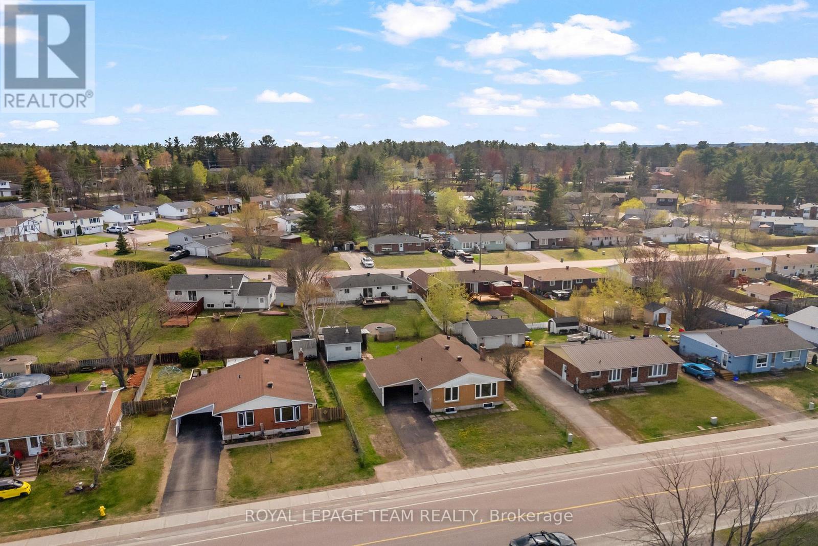 61 Herman Street, Petawawa, Ontario  K8H 3B2 - Photo 4 - X13245842