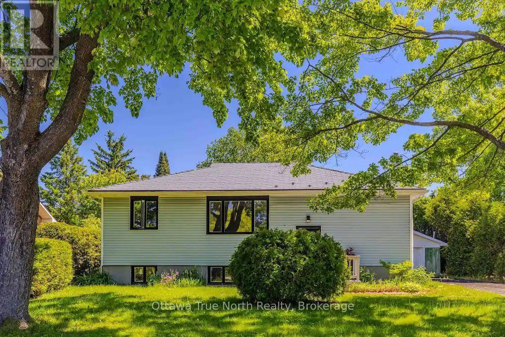 35 Tauvette Street, Ottawa, Ontario  K1B 3A1 - Photo 1 - X13246042