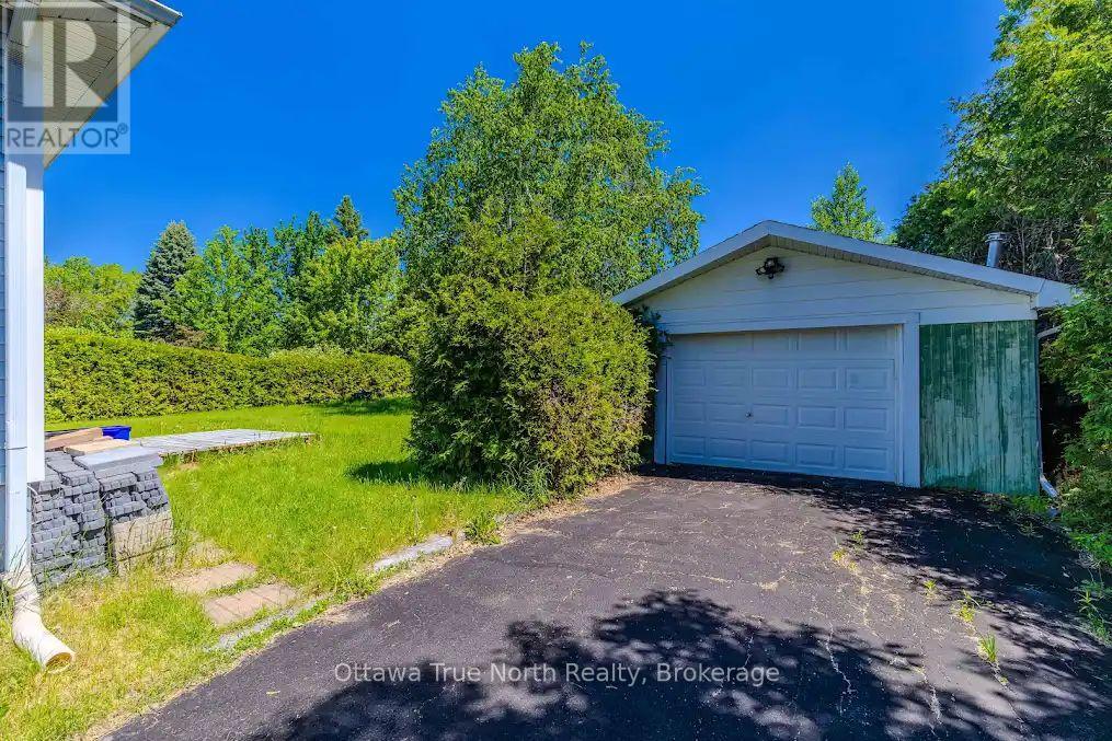 35 Tauvette Street, Ottawa, Ontario  K1B 3A1 - Photo 5 - X13246042