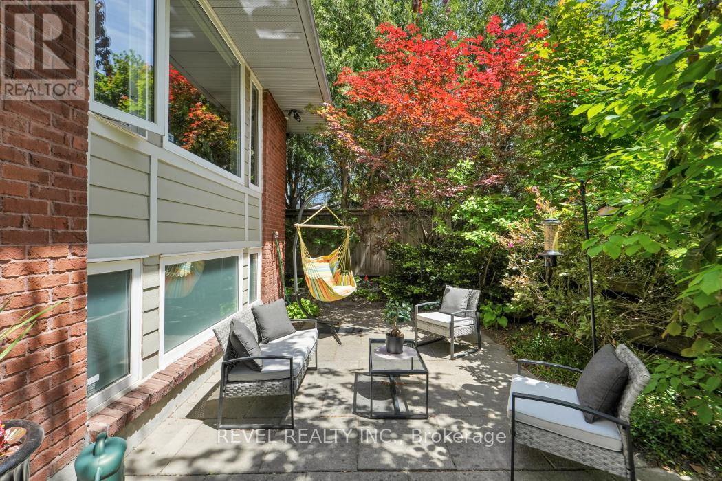 144 Monterey Drive, Ottawa, Ontario  K2H 7A8 - Photo 2 - X13246050