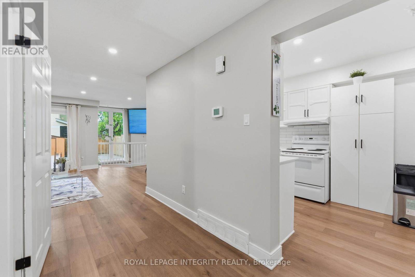 89 Burlington Crescent, Ottawa, Ontario  K1T 3K5 - Photo 4 - X13246430