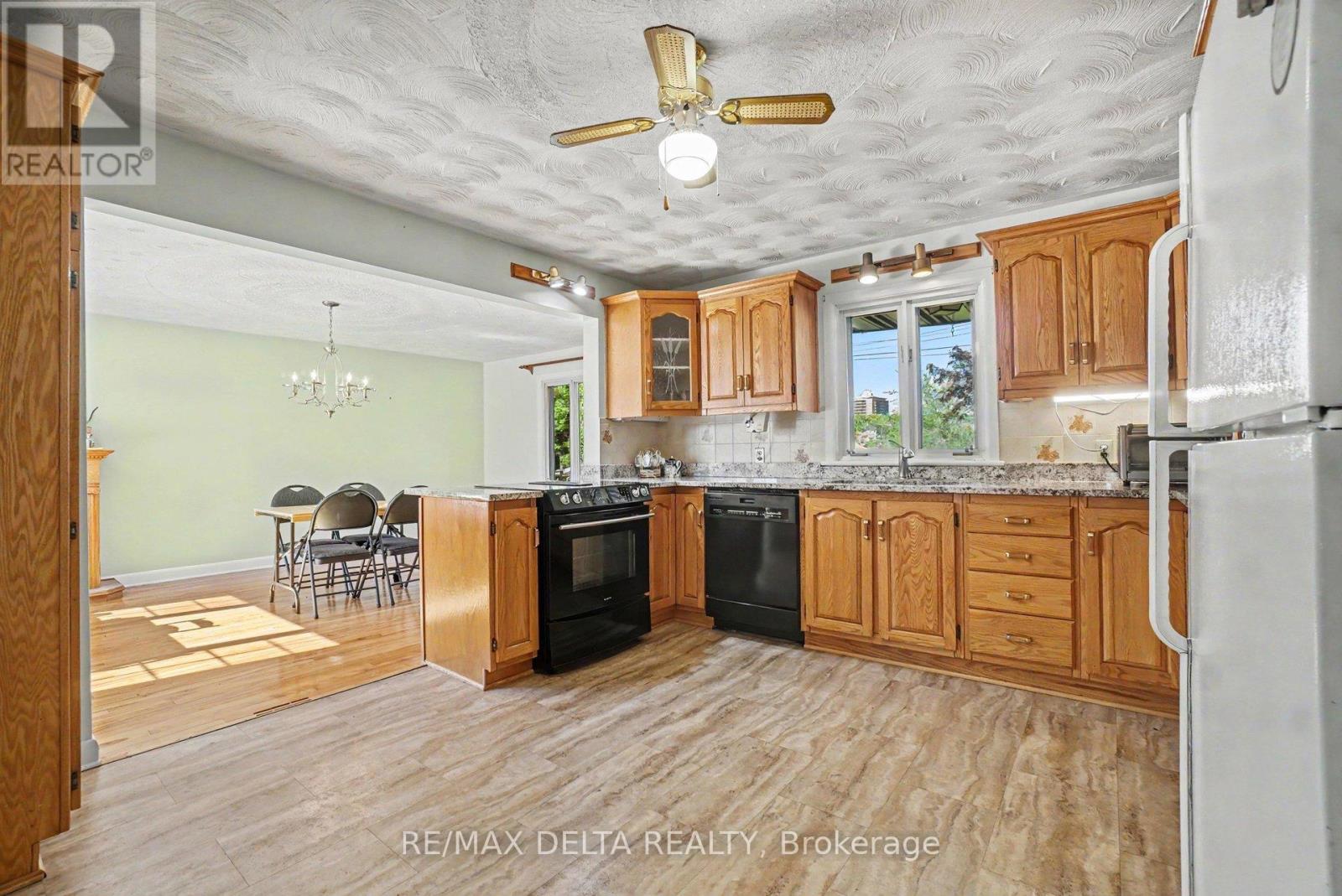 352 Lacasse Avenue, Ottawa, Ontario  K1L 7A9 - Photo 15 - X13246442
