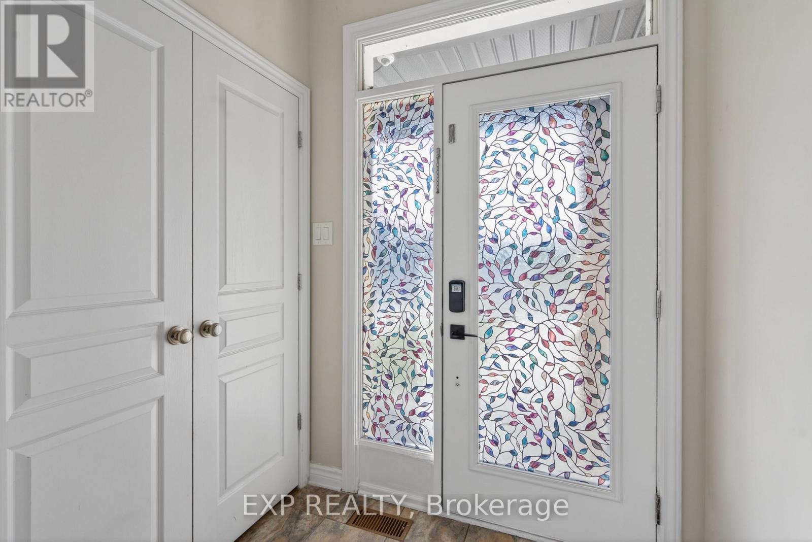 322 Rainrock Crescent, Ottawa, Ontario  K1W 0J7 - Photo 2 - X13246464