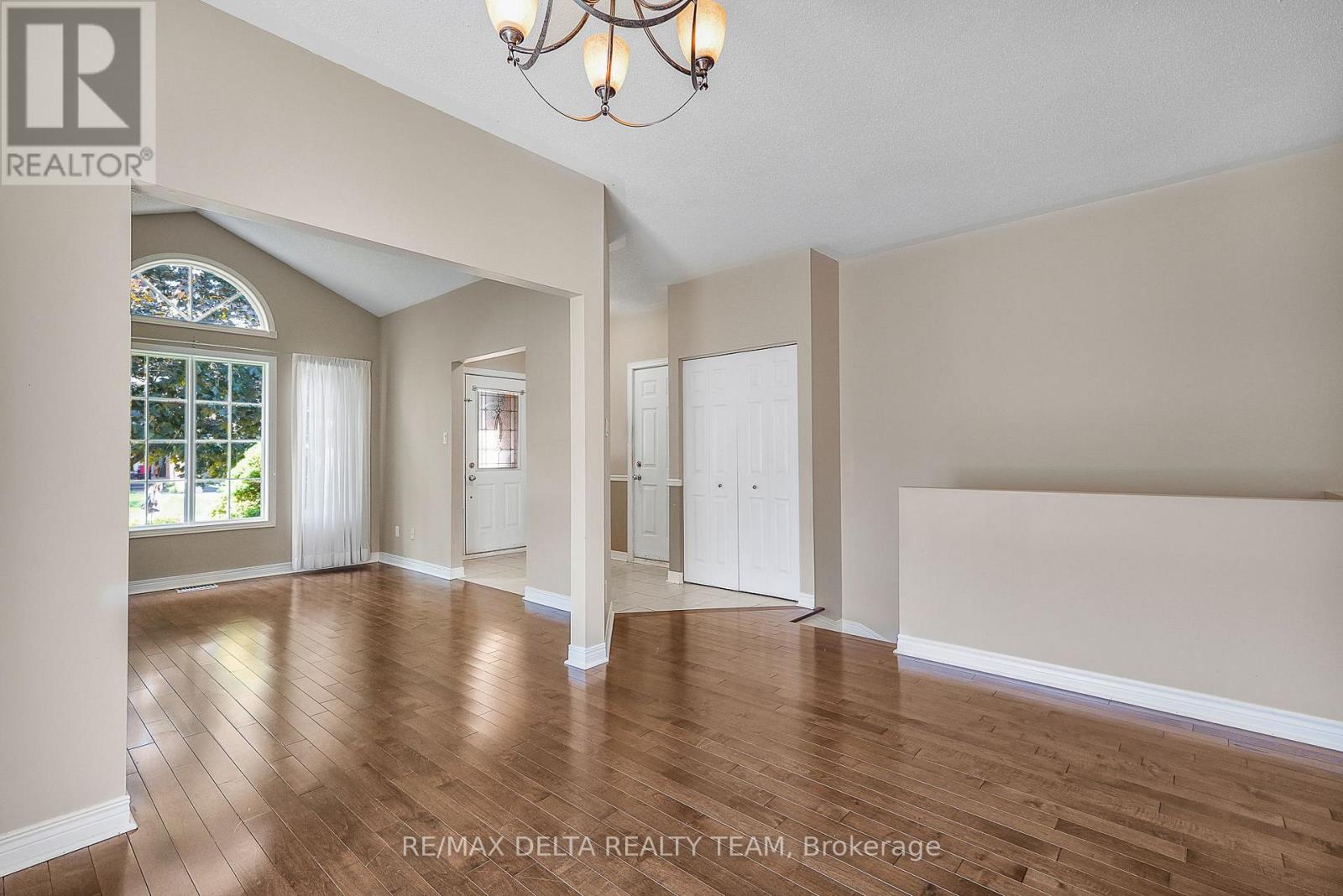 979 Como Crescent, Ottawa, Ontario  K4A 3Z6 - Photo 5 - X13246768