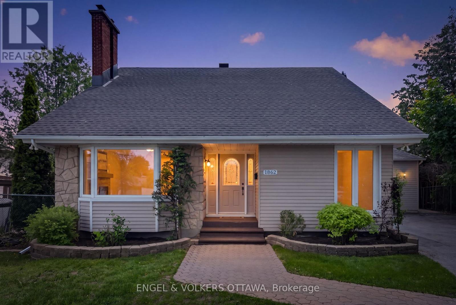 1862 Sharel Drive, Ottawa, Ontario  K1H 6W4 - Photo 1 - X13246818