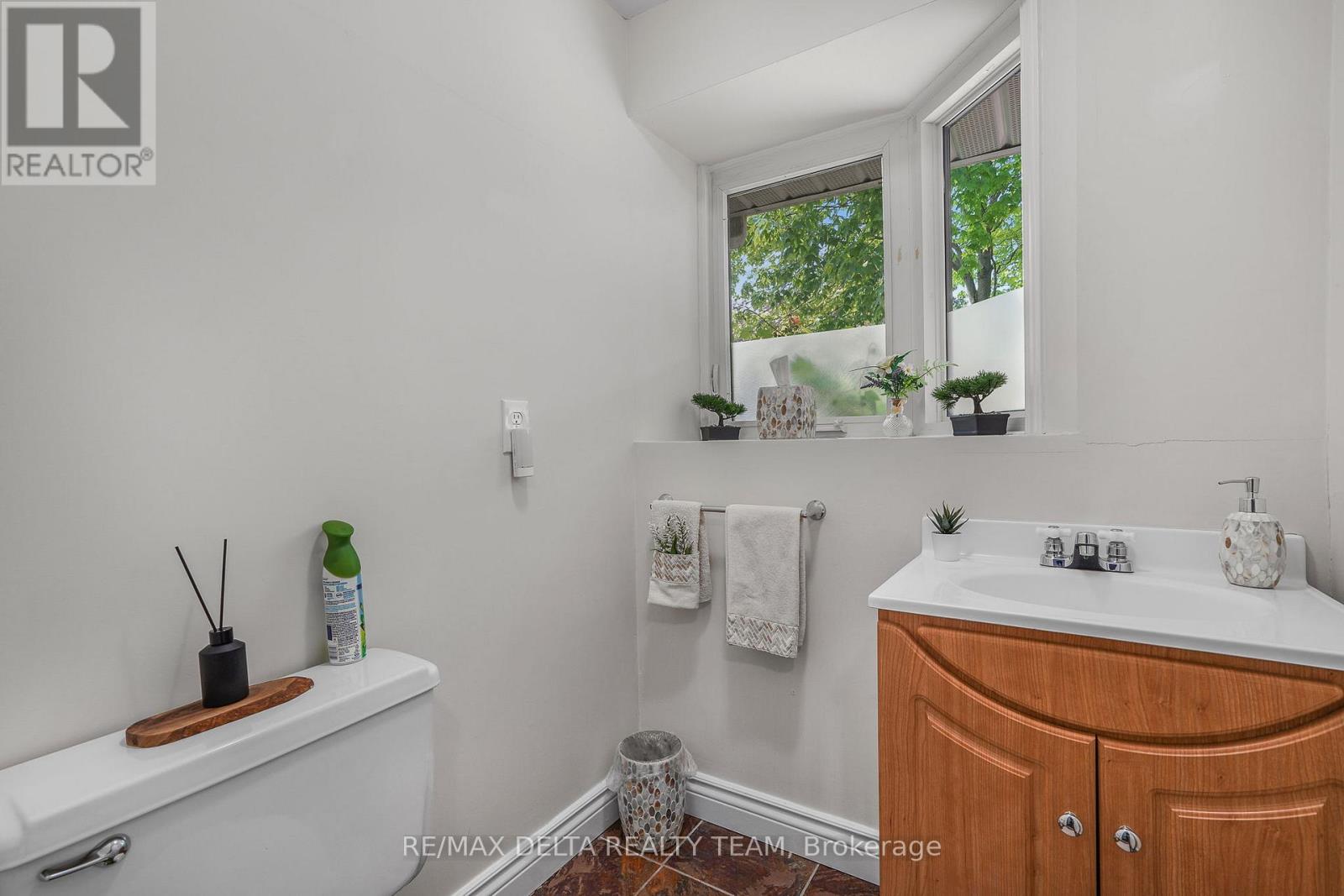 1107 Des Forets Avenue, Ottawa, Ontario  K1C 5K7 - Photo 2 - X13247044