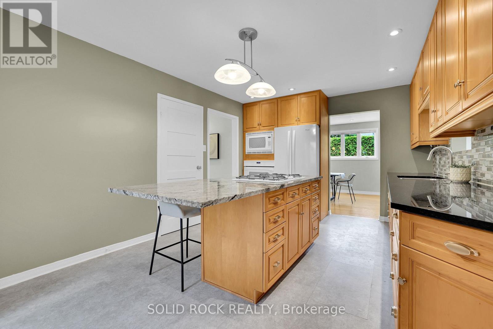 10 Highpark Crescent, Ottawa, Ontario  K1B 3G8 - Photo 12 - X13247274