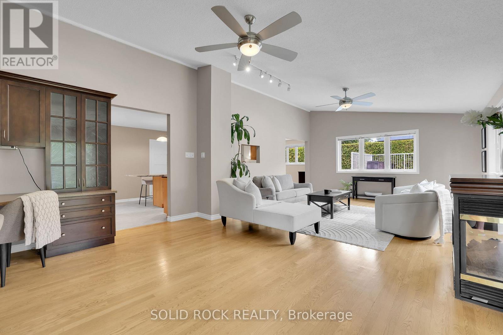 10 Highpark Crescent, Ottawa, Ontario  K1B 3G8 - Photo 14 - X13247274