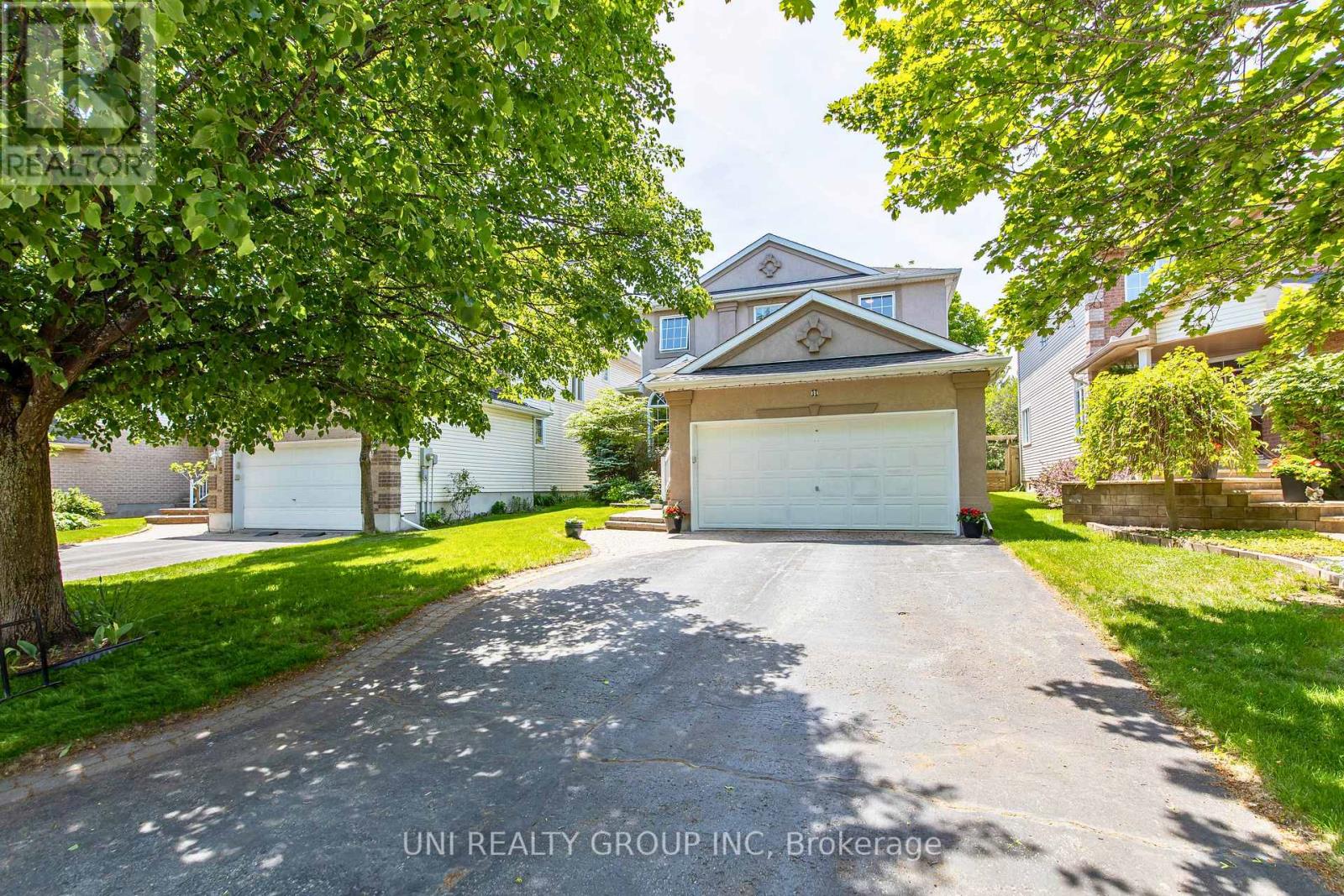 11 LANGFORD CRESCENT, Ottawa, Ontario