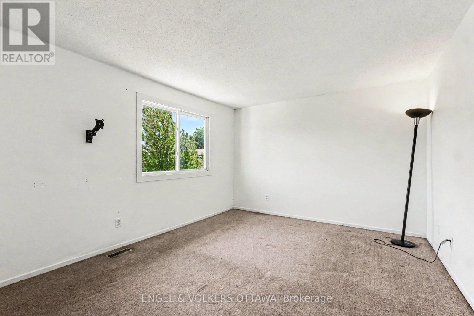 4557 Dora Crescent, Ottawa, Ontario  K1J 8S5 - Photo 10 - X13247436