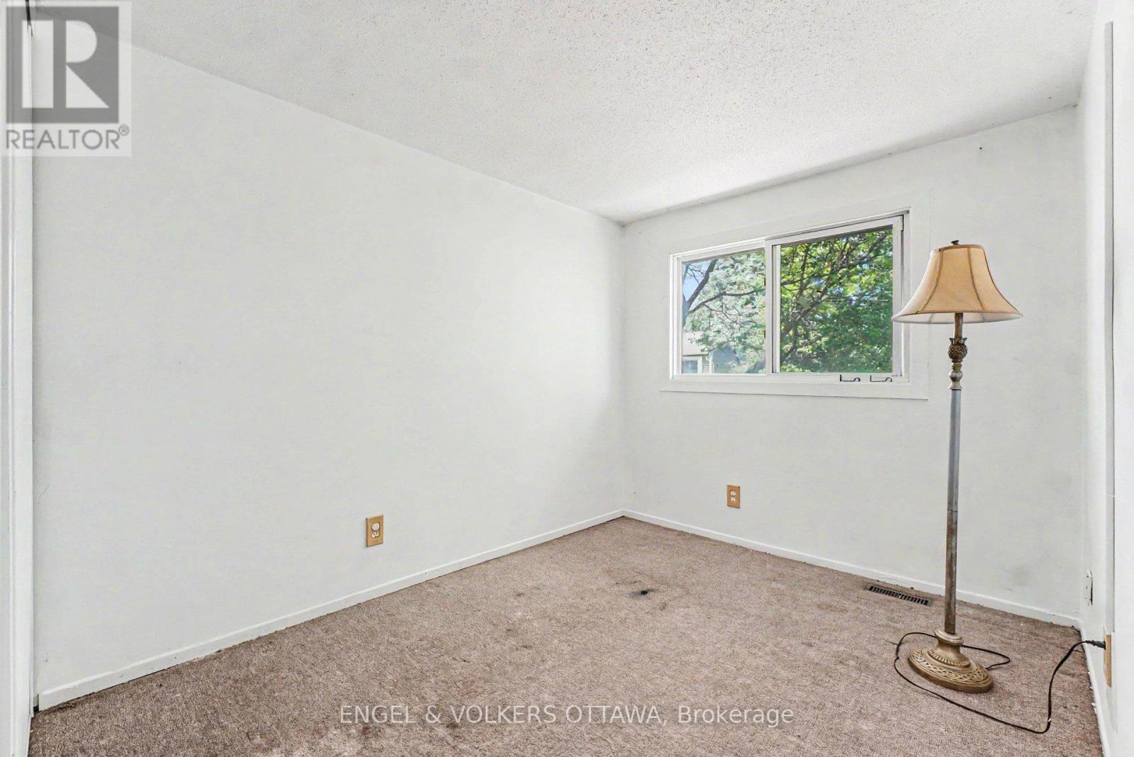 4557 Dora Crescent, Ottawa, Ontario  K1J 8S5 - Photo 13 - X13247436