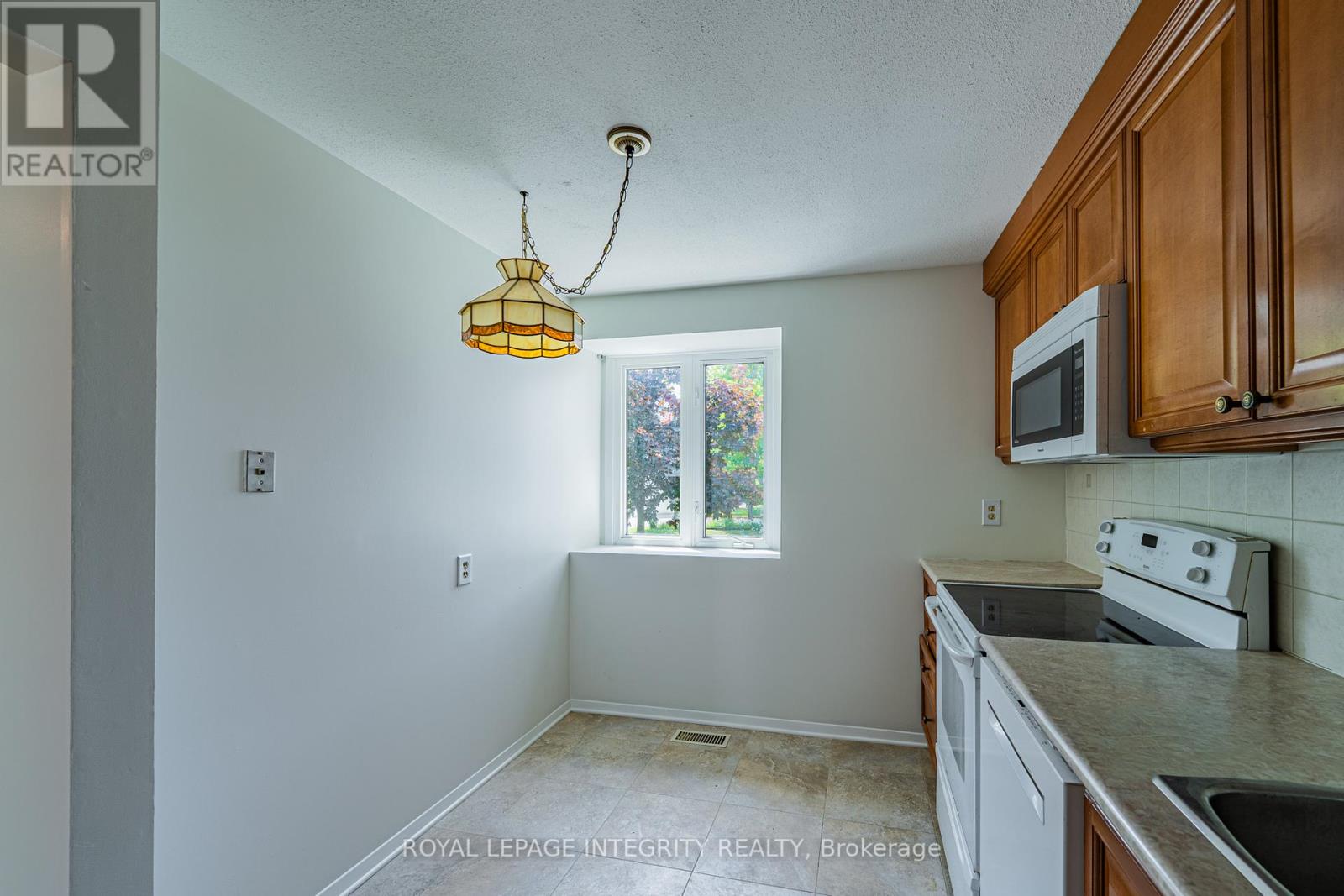 32c Benlea Drive, Ottawa, Ontario  K2G 4A8 - Photo 5 - X13247546