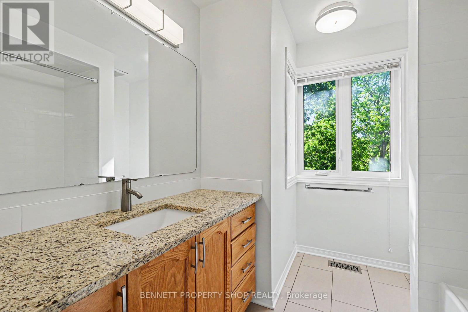 82 Emerald Meadows Drive, Ottawa, Ontario  K2M 2L6 - Photo 15 - X13247610
