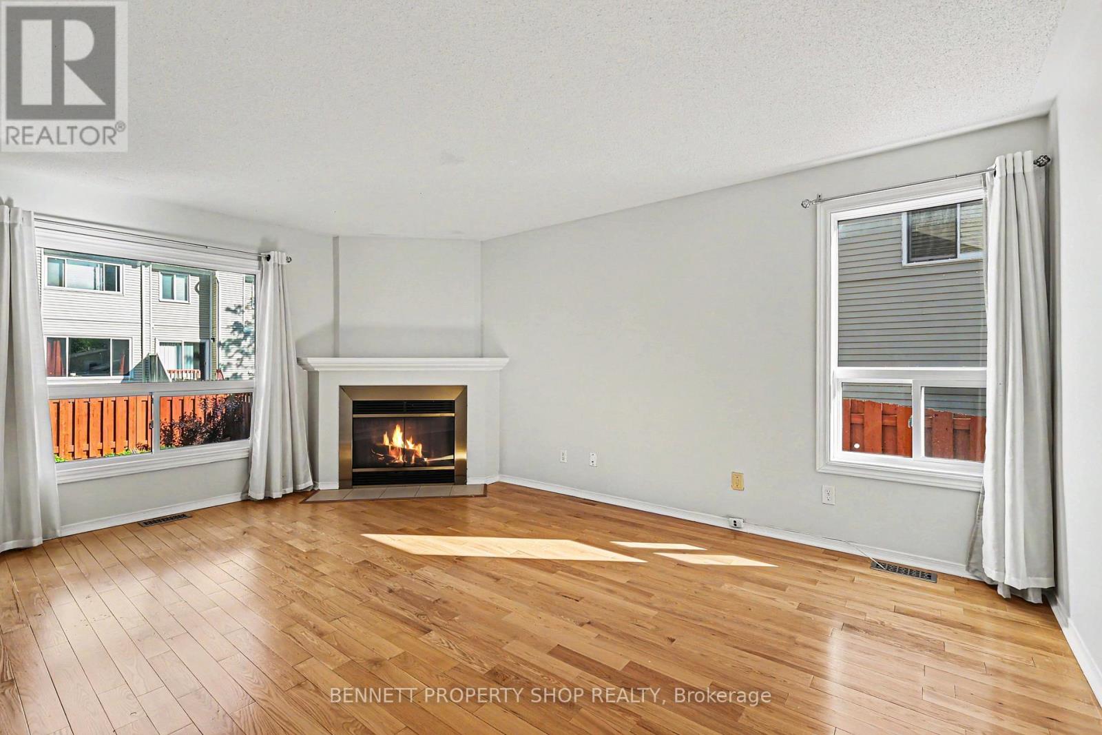 82 Emerald Meadows Drive, Ottawa, Ontario  K2M 2L6 - Photo 4 - X13247610