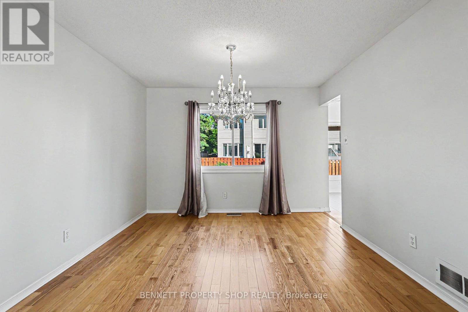 82 Emerald Meadows Drive, Ottawa, Ontario  K2M 2L6 - Photo 7 - X13247610
