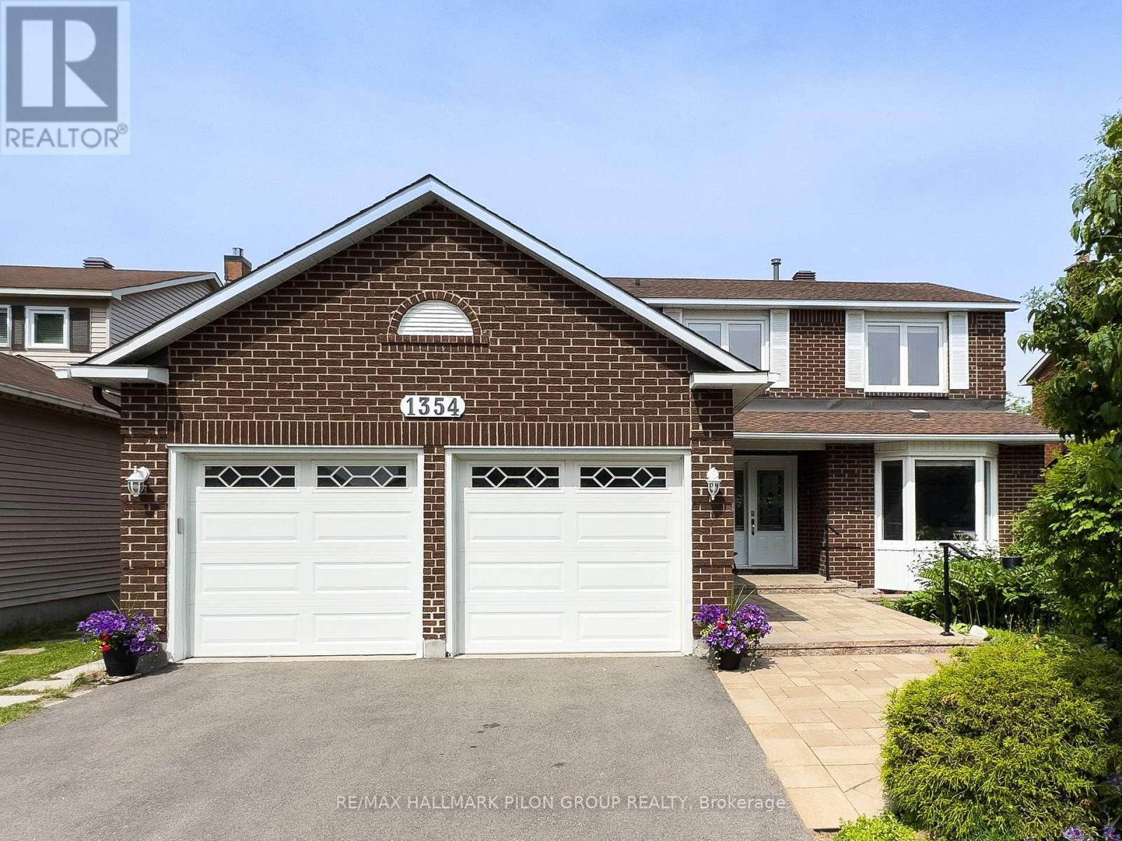 1354 MOUNTAINSIDE CRESCENT, Ottawa, Ontario