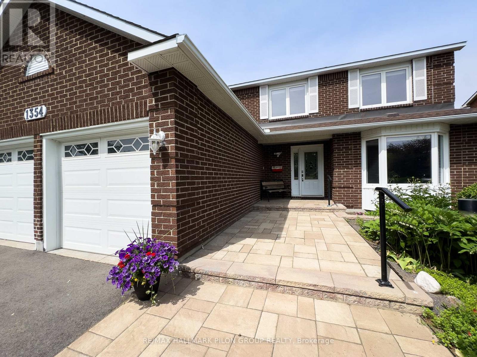 1354 Mountainside Crescent, Ottawa, Ontario  K1E 3G5 - Photo 2 - X13247656