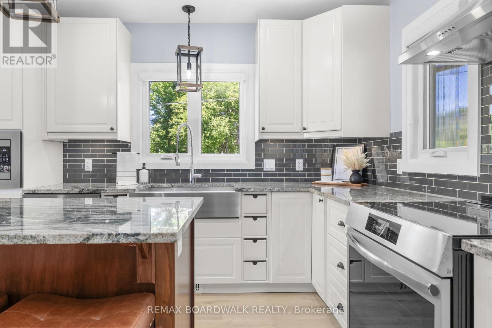 156 Dunlop Crescent, Drummond/north Elmsley, Ontario  K7C 4K8 - Photo 12 - X13247674