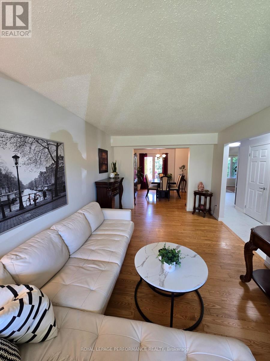 61 Hawley Crescent, Ottawa, Ontario  K2M 1T4 - Photo 5 - X13247836