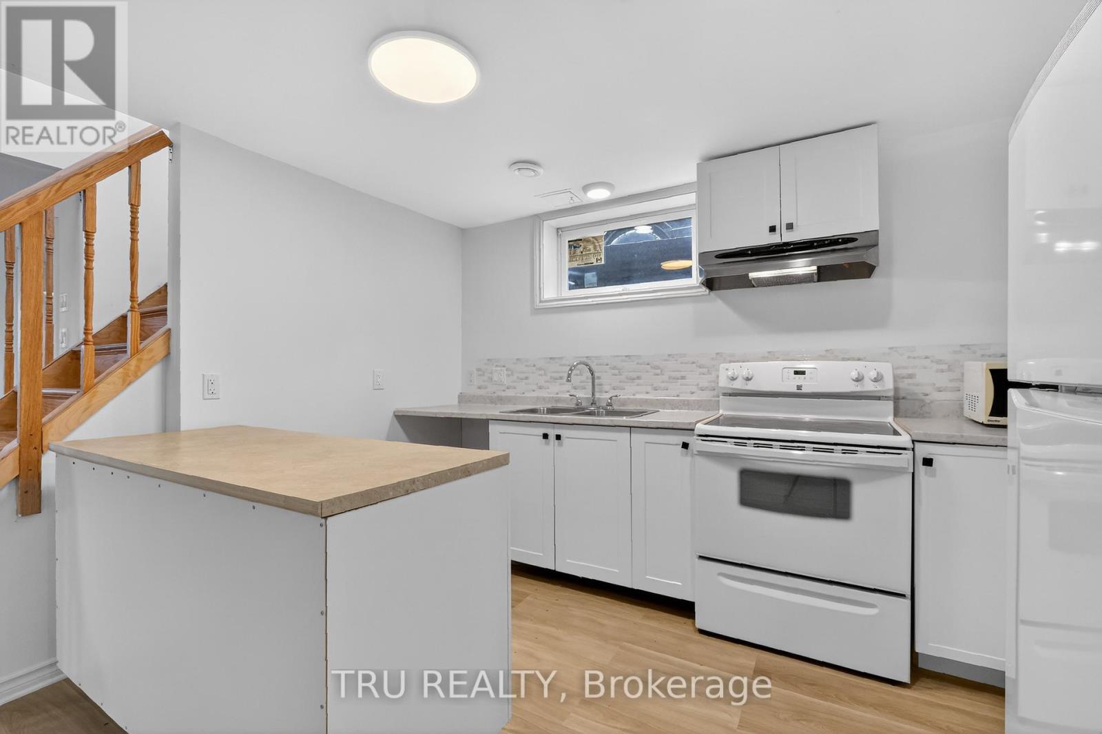 B - 1263 Maitland Avenue, Ottawa, Ontario  K2C 2C4 - Photo 9 - X13248236
