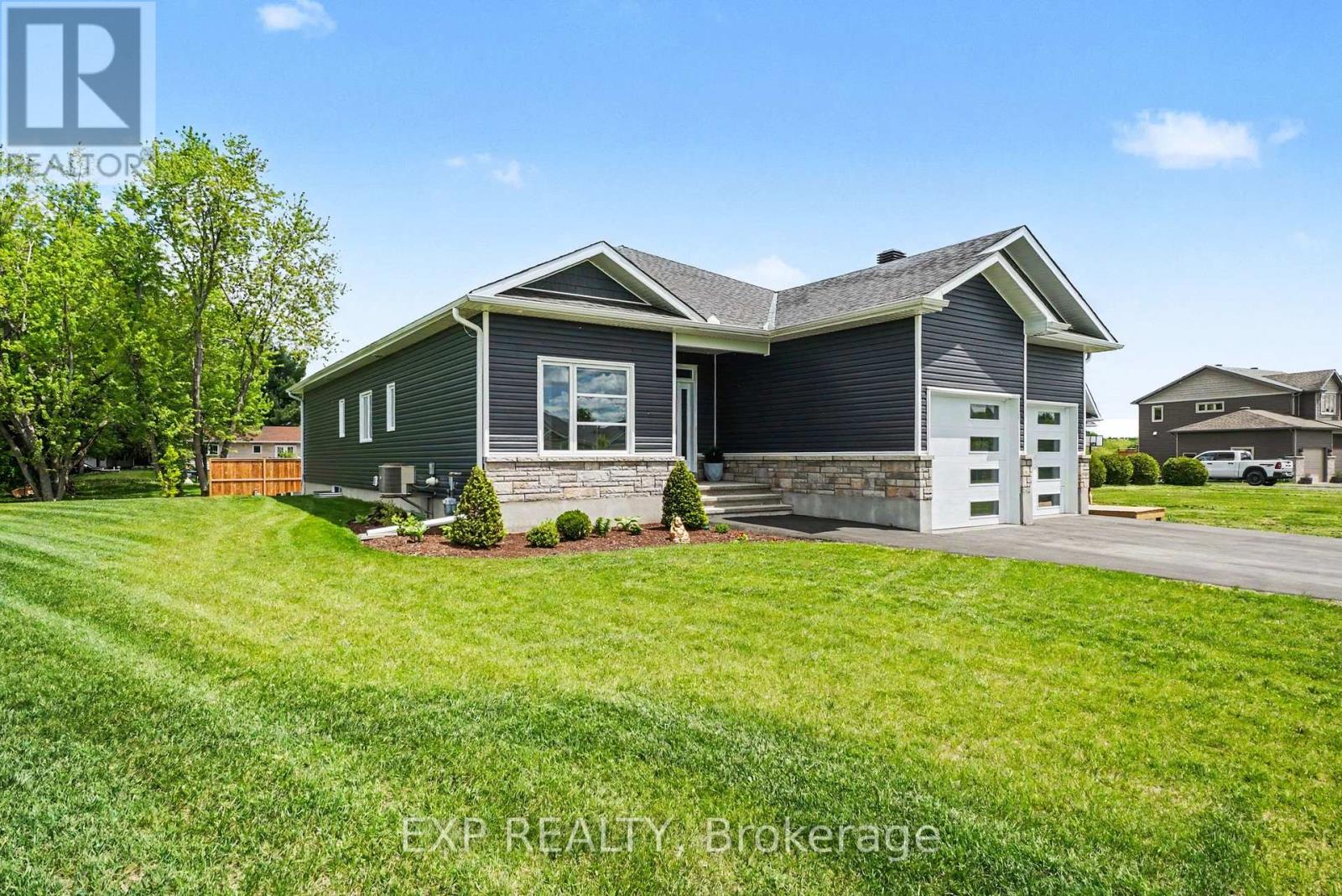 200 Nellie Street, Clarence-Rockland, Ontario  K0A 2A0 - Photo 2 - X13248246