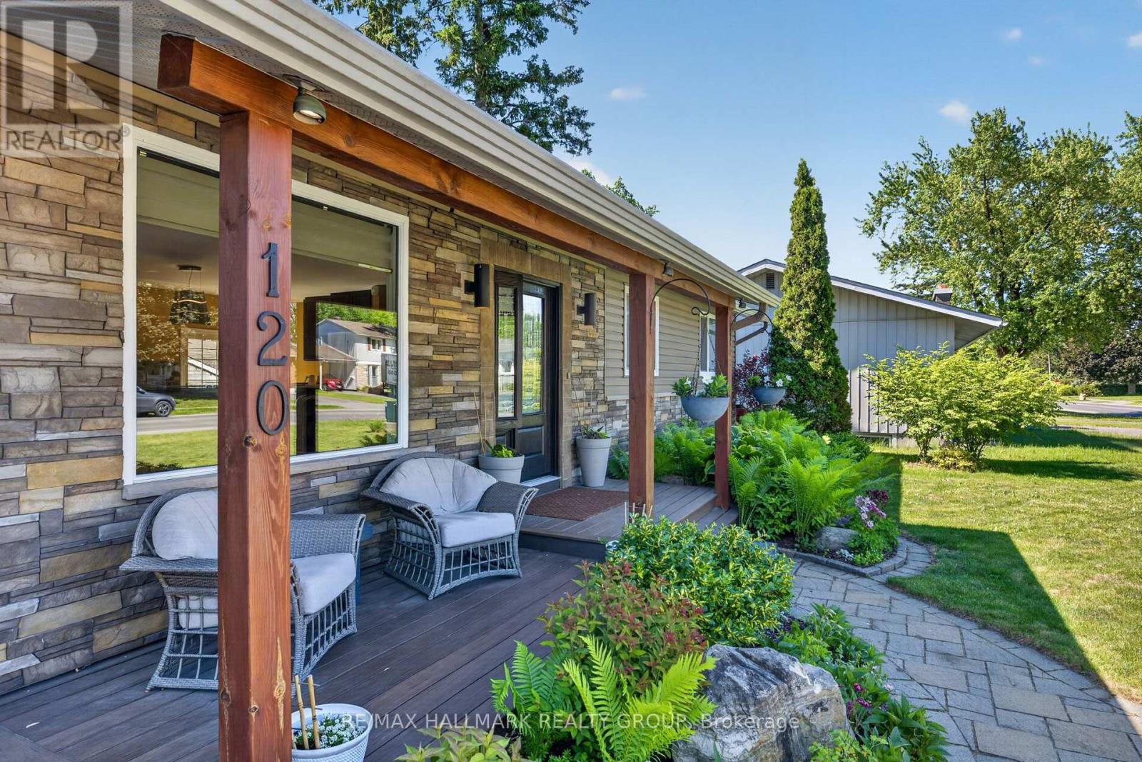 120 Abbeyhill Drive, Ottawa, Ontario  K2L 1H2 - Photo 3 - X13248338