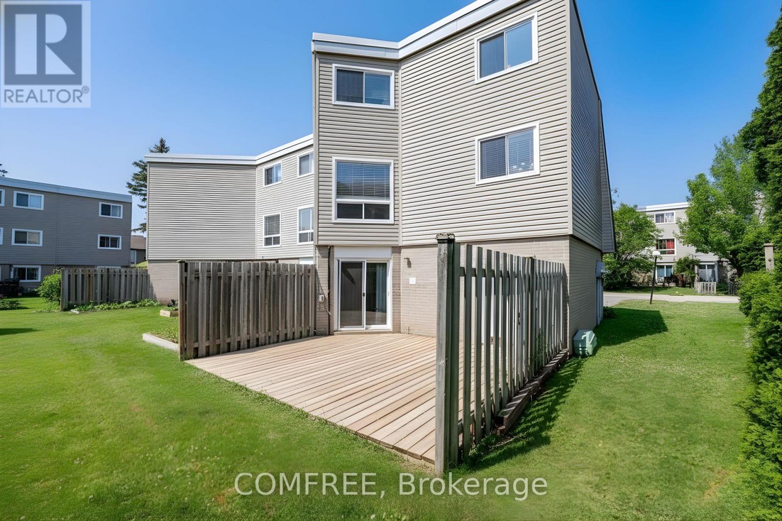 26 - 60 ELMSDALE DRIVE, Kitchener, Ontario