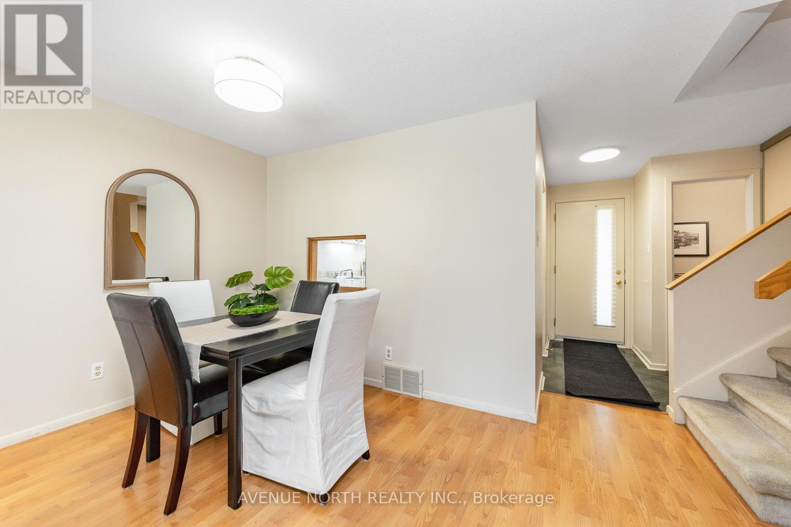 1897 Stonehenge Crescent, Ottawa, Ontario  K1B 4N7 - Photo 11 - X13248366