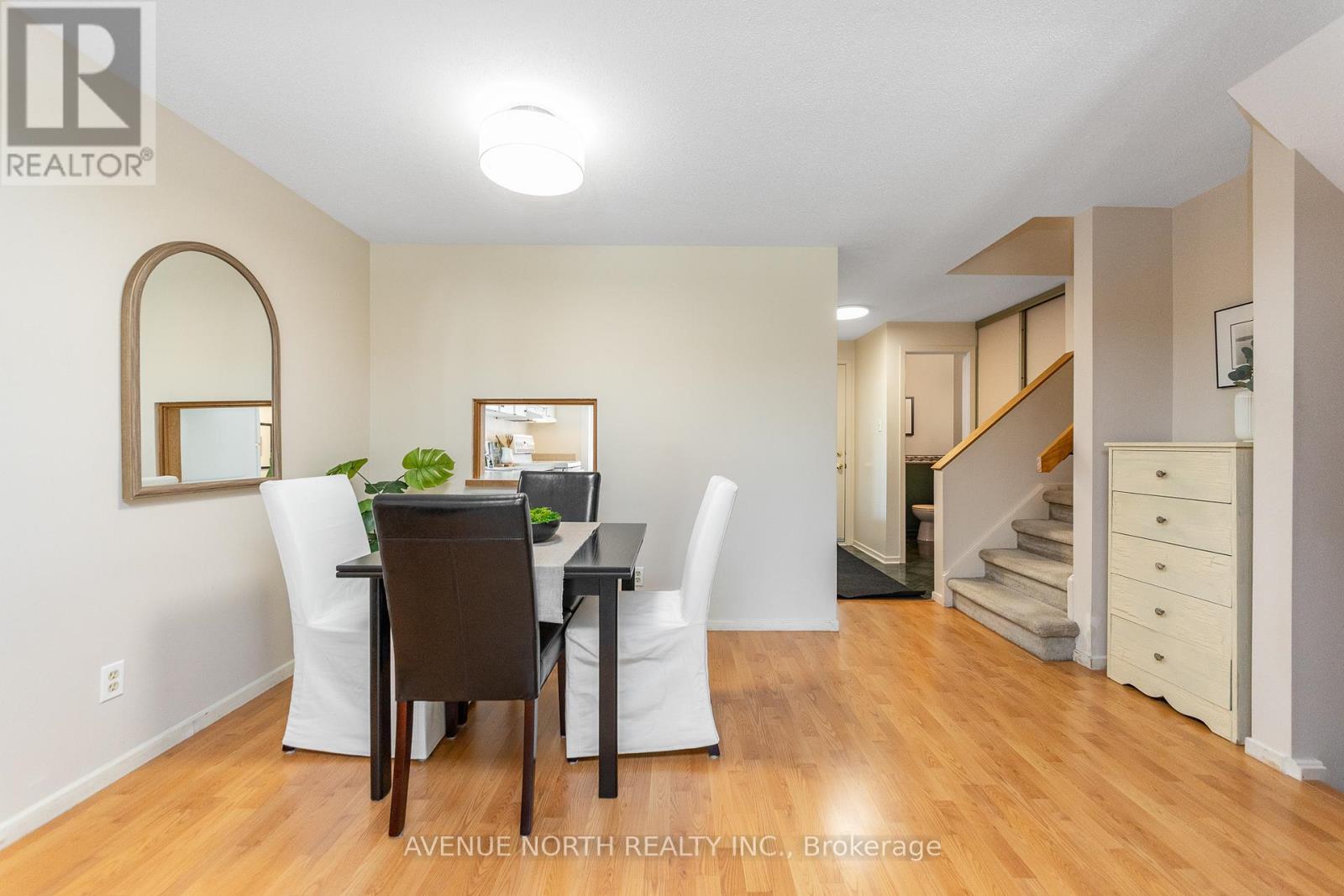 1897 Stonehenge Crescent, Ottawa, Ontario  K1B 4N7 - Photo 12 - X13248366