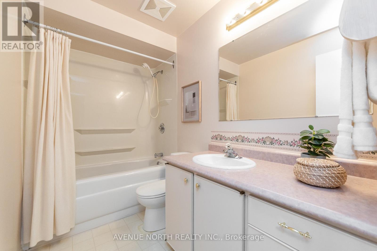 1897 Stonehenge Crescent, Ottawa, Ontario  K1B 4N7 - Photo 30 - X13248366
