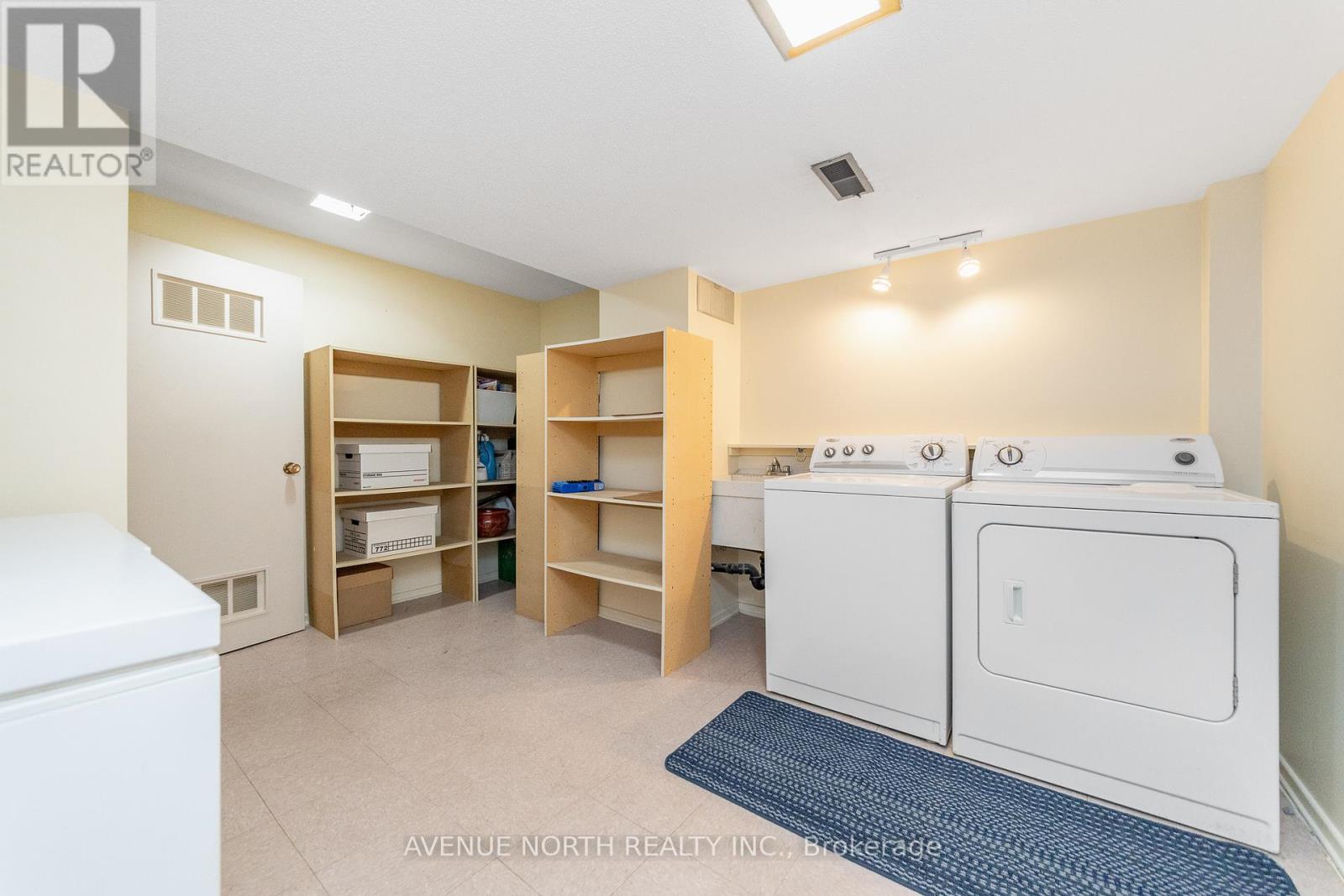 1897 Stonehenge Crescent, Ottawa, Ontario  K1B 4N7 - Photo 32 - X13248366