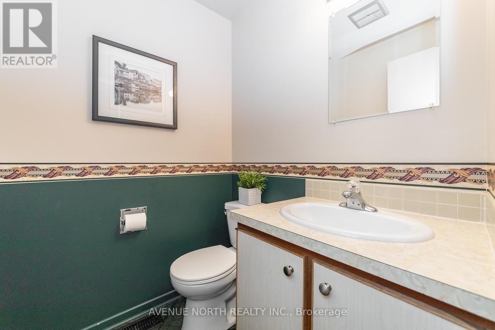 1897 Stonehenge Crescent, Ottawa, Ontario  K1B 4N7 - Photo 4 - X13248366
