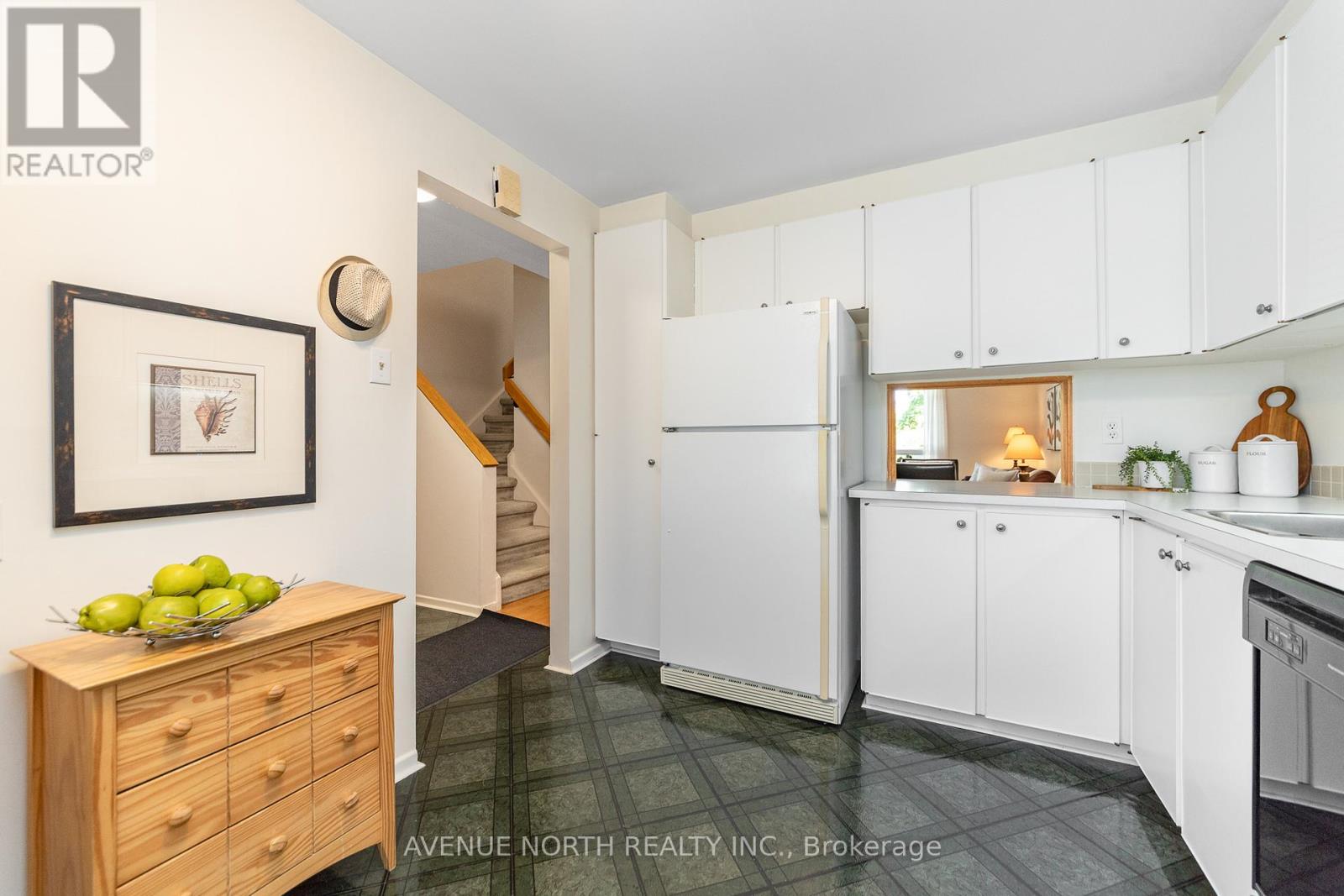 1897 Stonehenge Crescent, Ottawa, Ontario  K1B 4N7 - Photo 8 - X13248366
