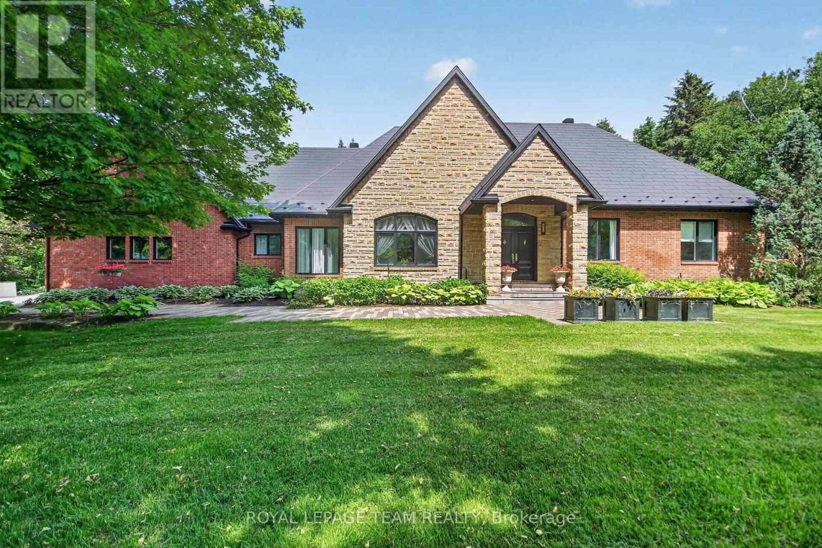 5849 QUEENSCOURT CRESCENT SW, Ottawa, Ontario