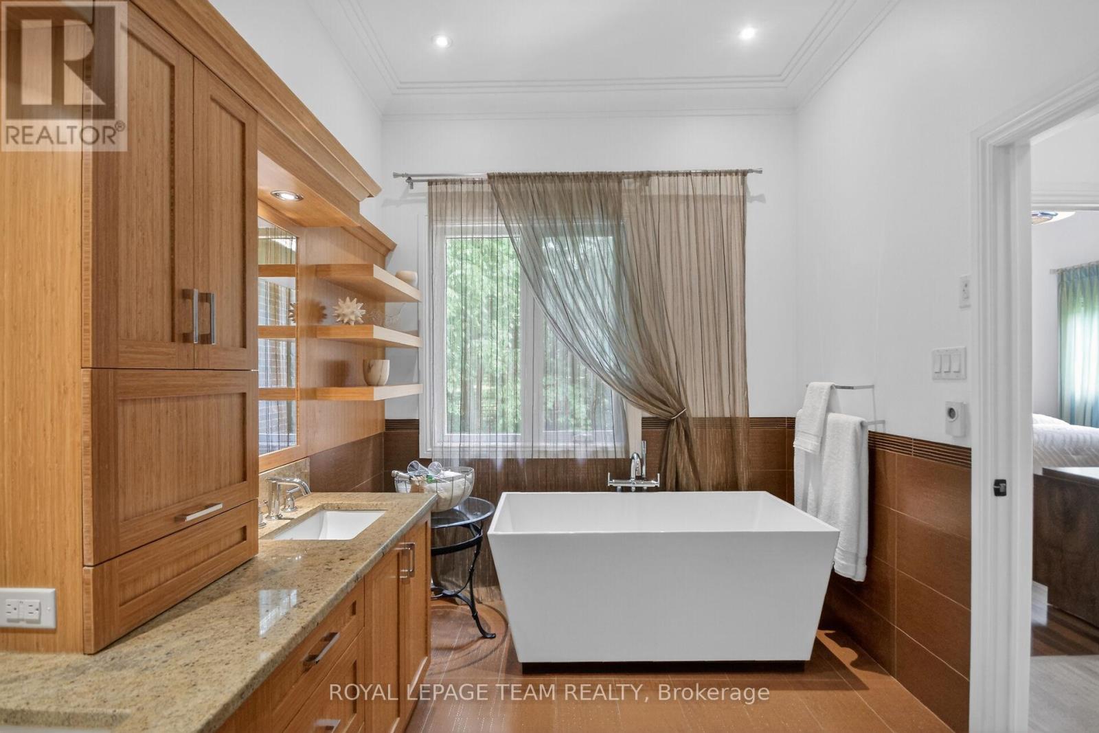 5849 Queenscourt Crescent SW, Ottawa, Ontario  K4M 1K3 - Photo 25 - X13248382