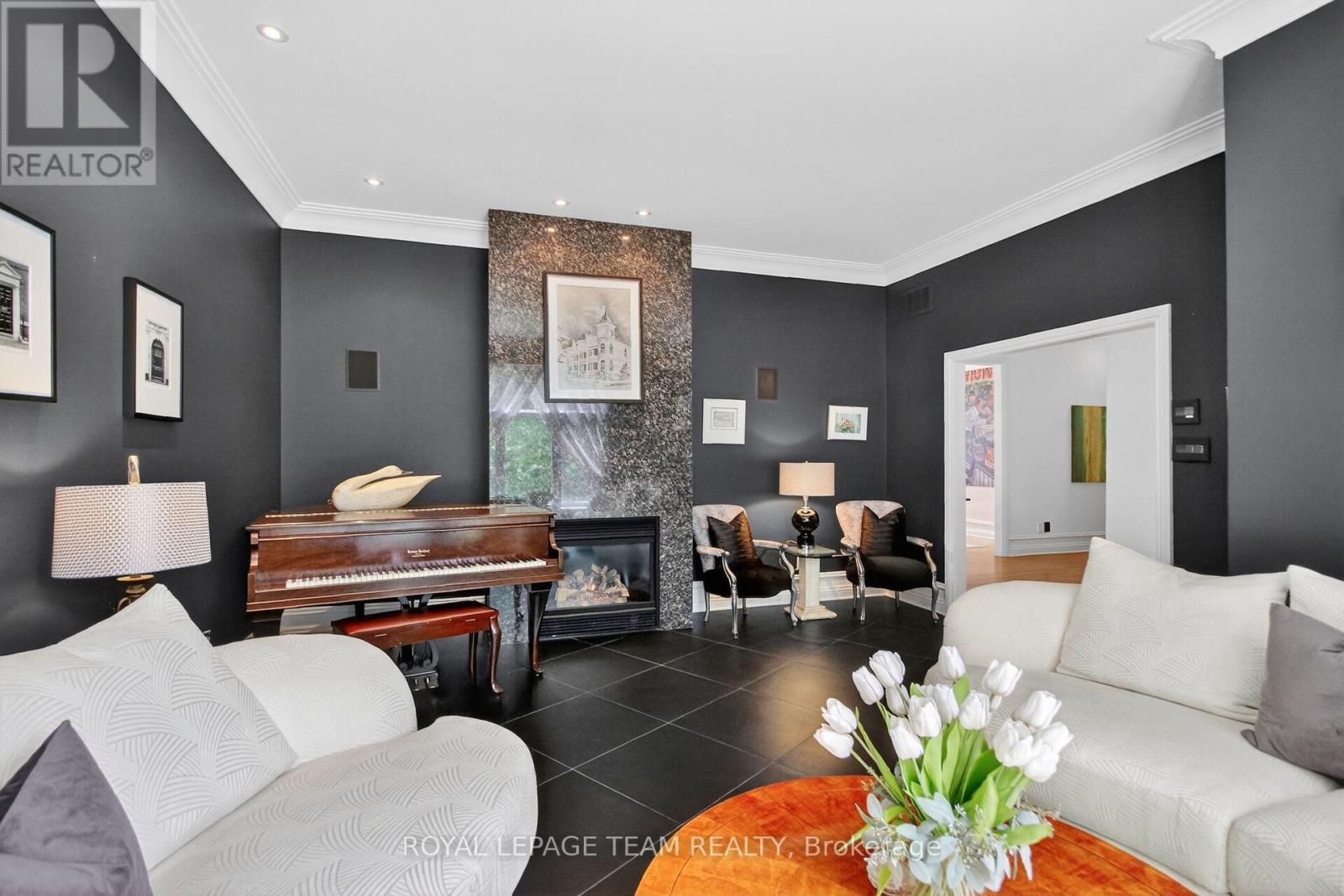 5849 Queenscourt Crescent SW, Ottawa, Ontario  K4M 1K3 - Photo 6 - X13248382