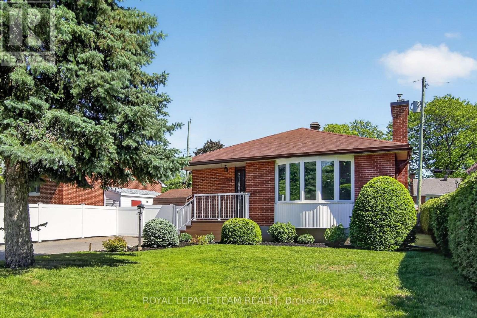 2390 Cheshire Road, Ottawa, Ontario  K2C 1G3 - Photo 2 - X13248424