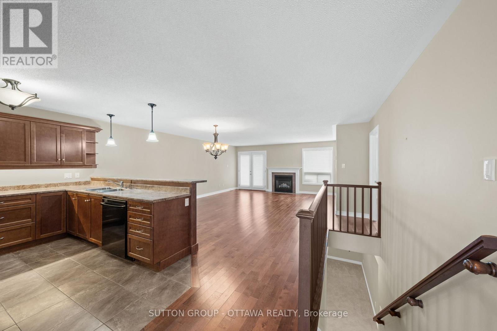 458 Van Dusen Street, Mississippi Mills, Ontario  K0A 1A0 - Photo 4 - X13248450