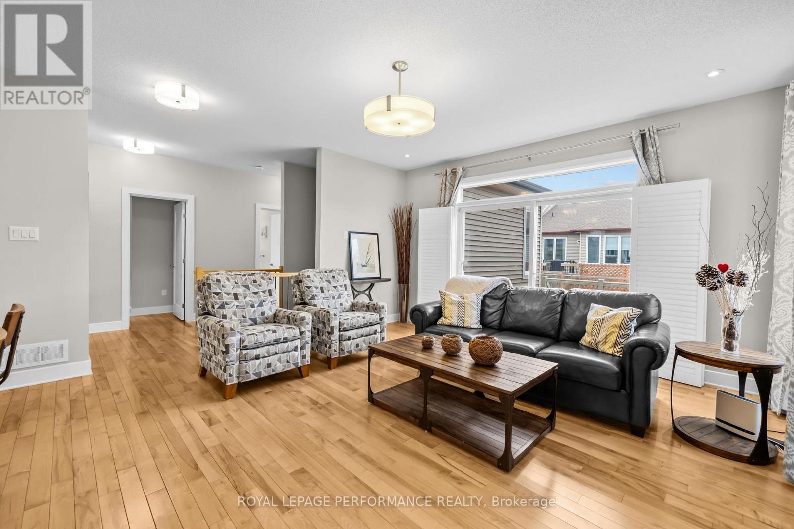 15 York Crossing, Russell, Ontario  K4R 0C4 - Photo 14 - X13248534