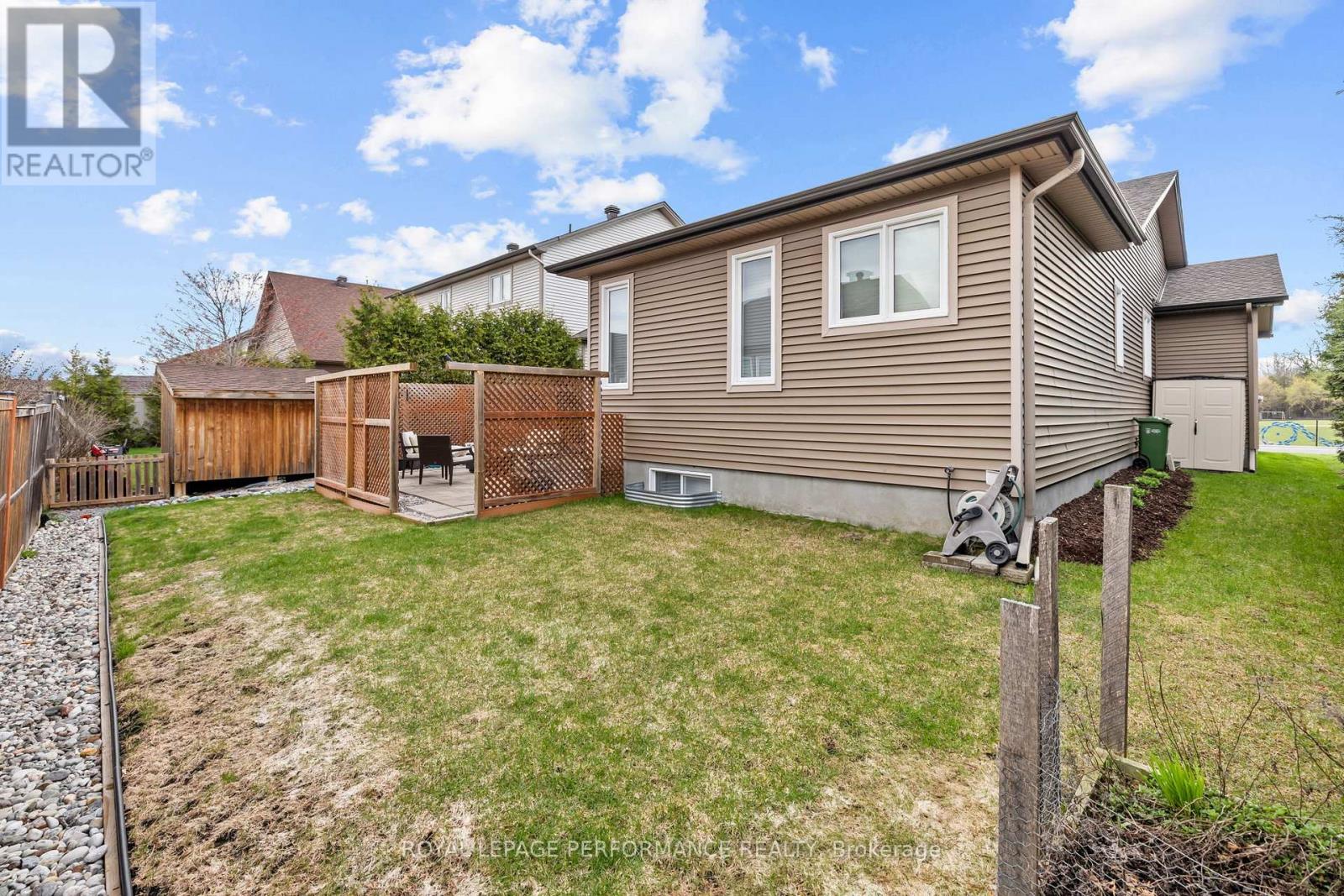15 York Crossing, Russell, Ontario  K4R 0C4 - Photo 34 - X13248534