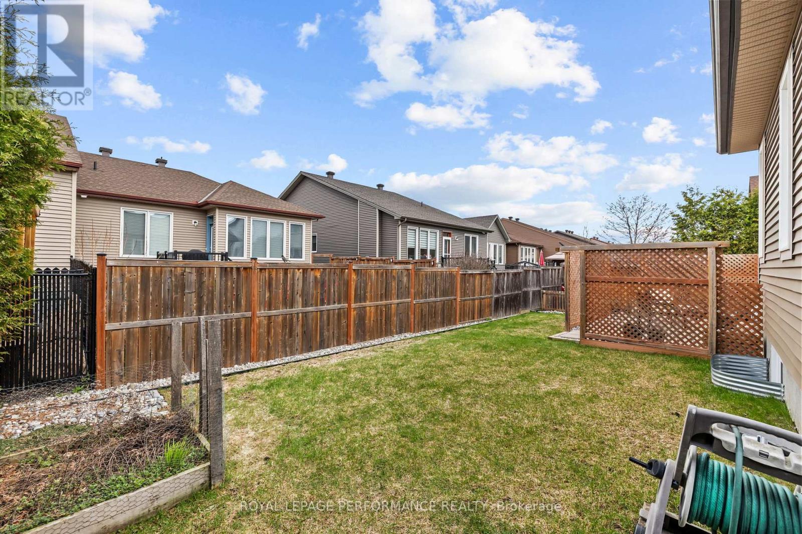 15 York Crossing, Russell, Ontario  K4R 0C4 - Photo 35 - X13248534