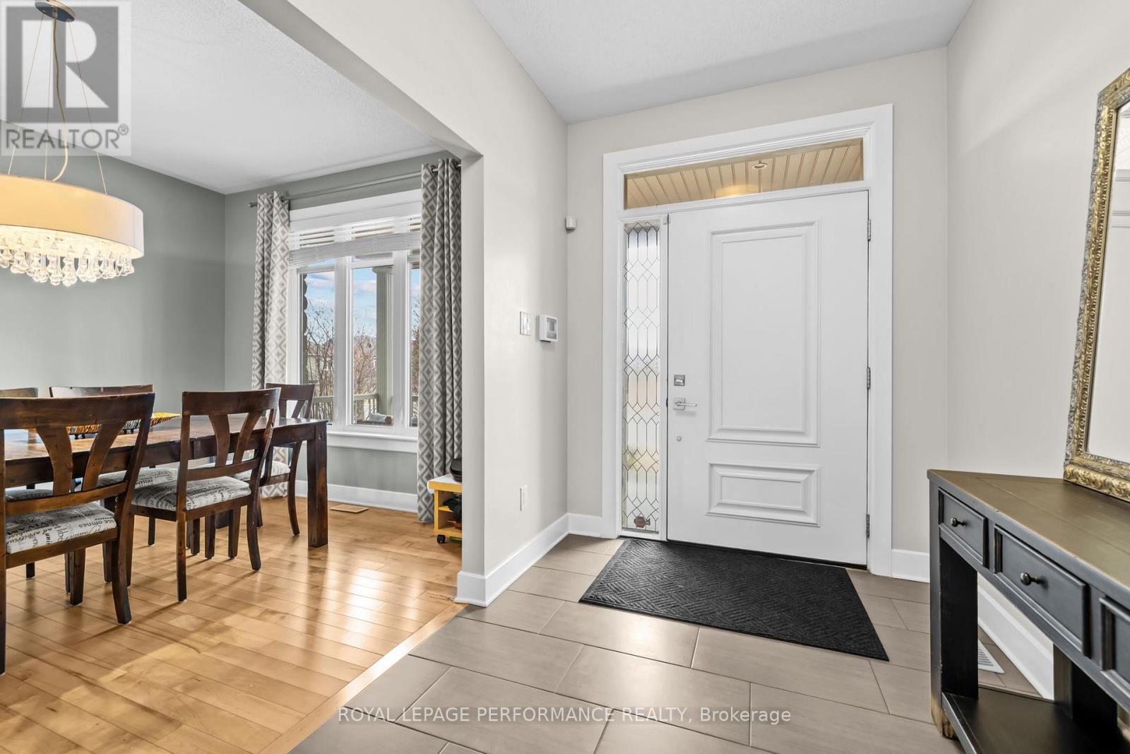 15 York Crossing, Russell, Ontario  K4R 0C4 - Photo 4 - X13248534