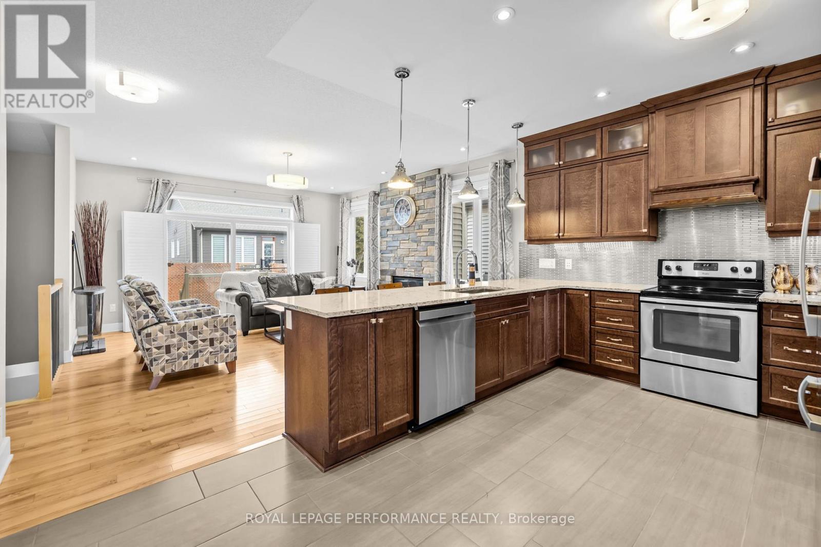 15 York Crossing, Russell, Ontario  K4R 0C4 - Photo 8 - X13248534