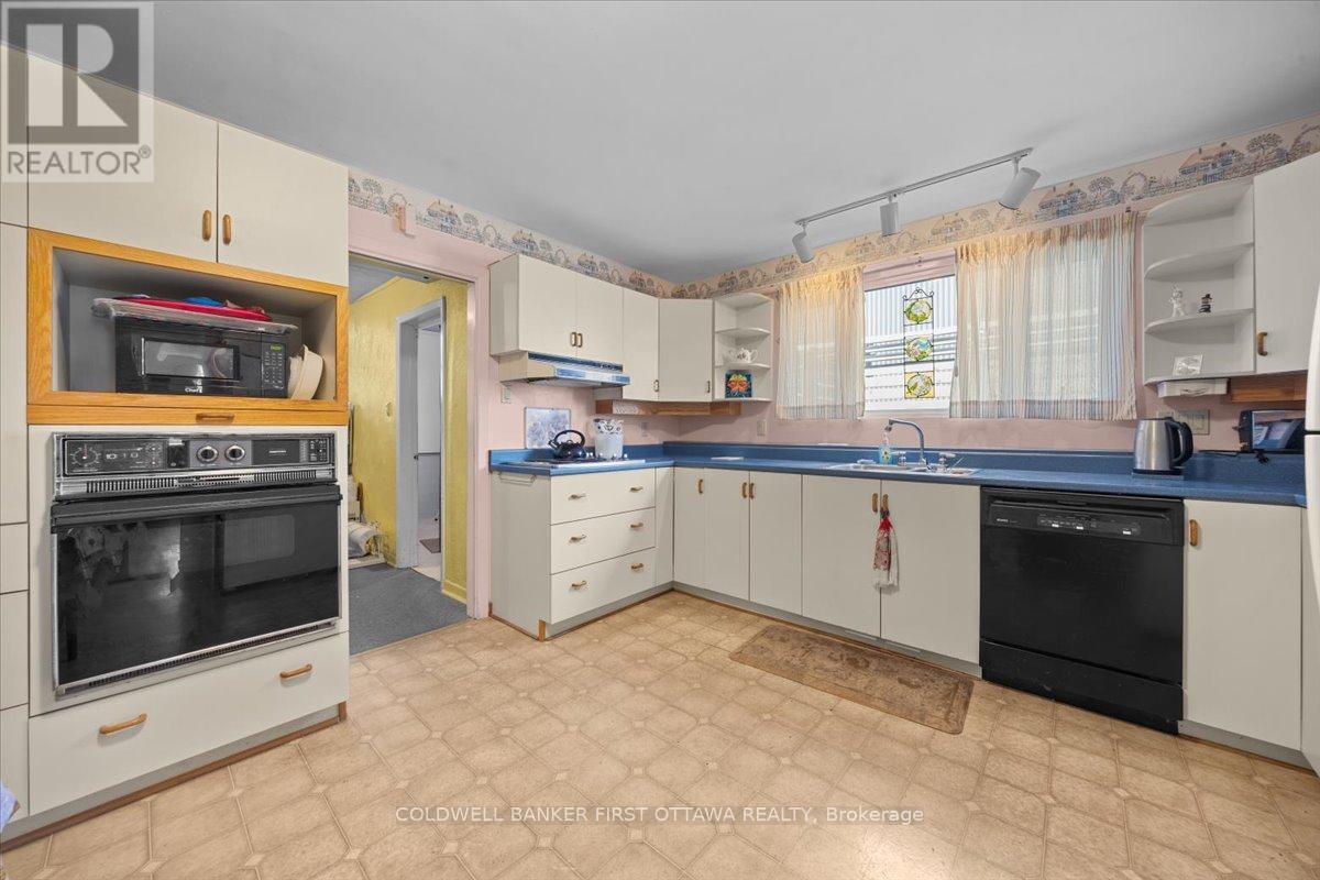 832 Ivanhoe Avenue, Ottawa, Ontario  K2B 5S3 - Photo 15 - X13248580